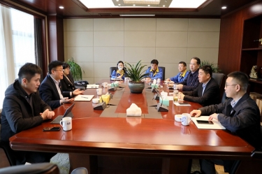 平湖市委常委、副市長(zhǎng)戴振一行蒞臨景興紙業(yè)調(diào)研指導(dǎo)