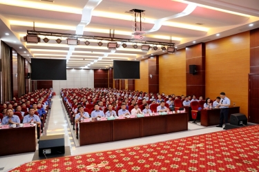 初心不變 實干為先 | 景興紙業(yè)隆重召開2022年半年度總結表彰大會