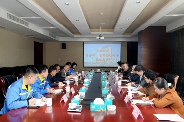 商務(wù)部駐杭特辦特派員劉福學(xué)攜浙江省商務(wù)廳黨組成員、總經(jīng)濟(jì)師朱軍一行蒞臨景興紙業(yè)考察調(diào)研